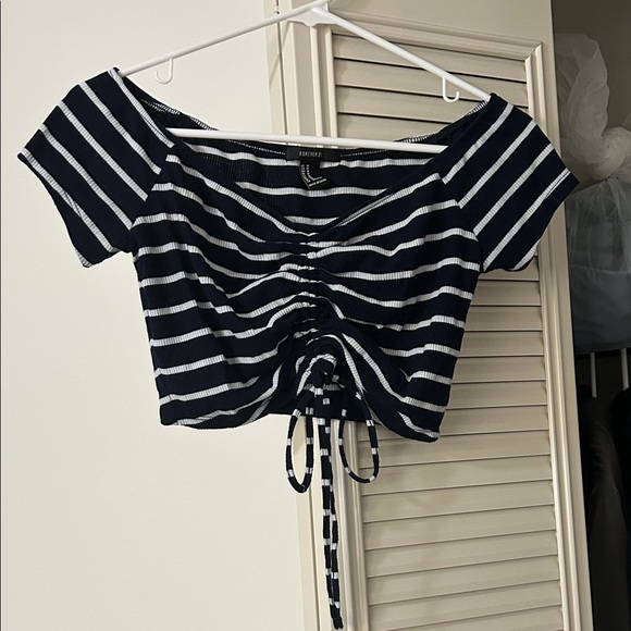 Forever 21 Black and White Striped Crop Top - Picture 1 of 3